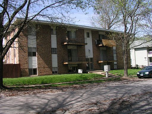 1st image of 1132 W 41st Ter APT 2