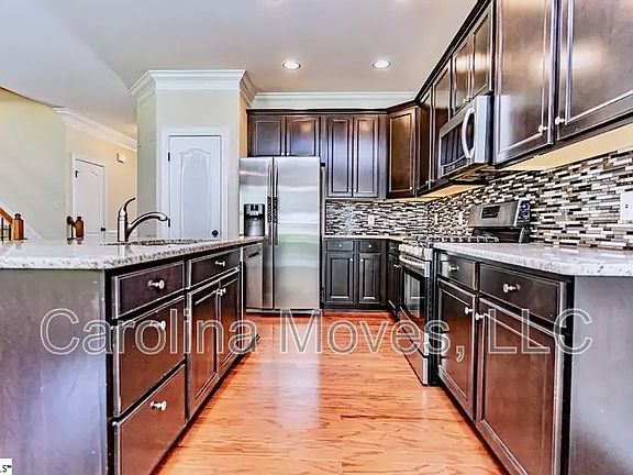 5th image of 4 Cedarhill Ct
