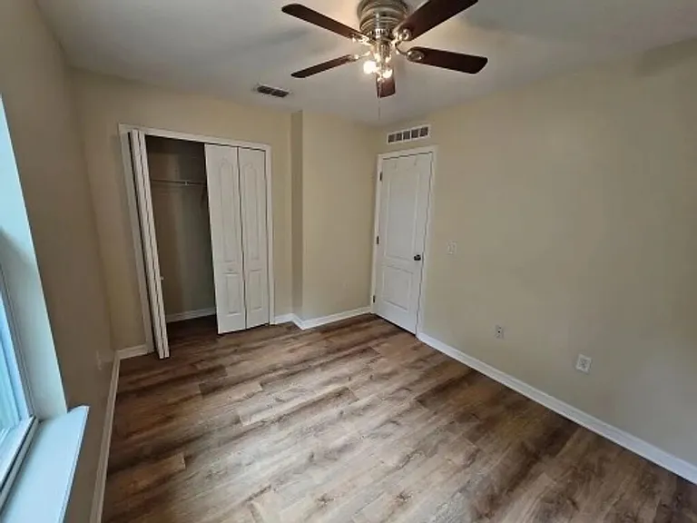 118 Pine Bluff Blvd W — Photo 10