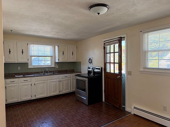 2nd image of 387 Mendon Rd