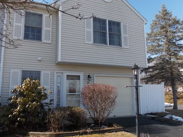 27 Bridgewood Lane, Watervliet, NY 12189