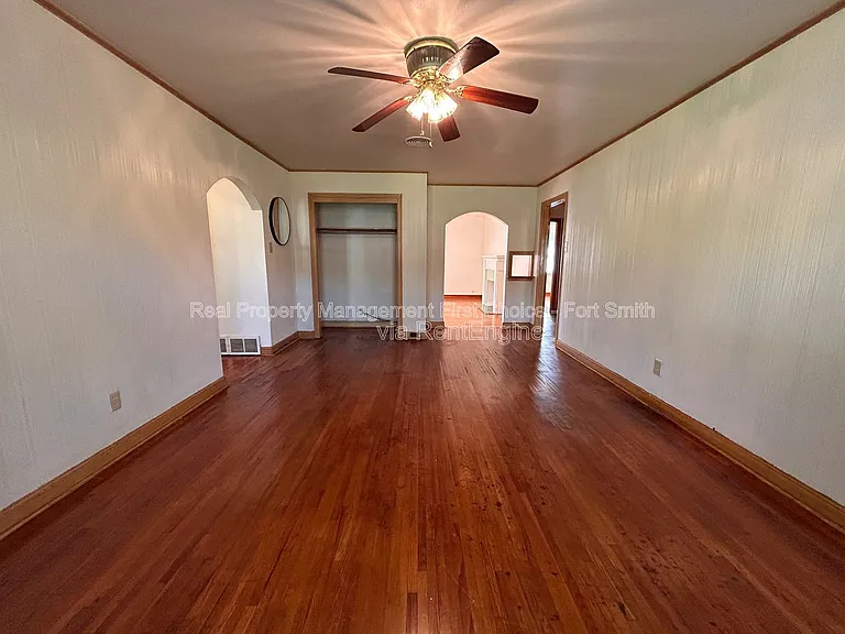 1306 S 41st St — Photo 5