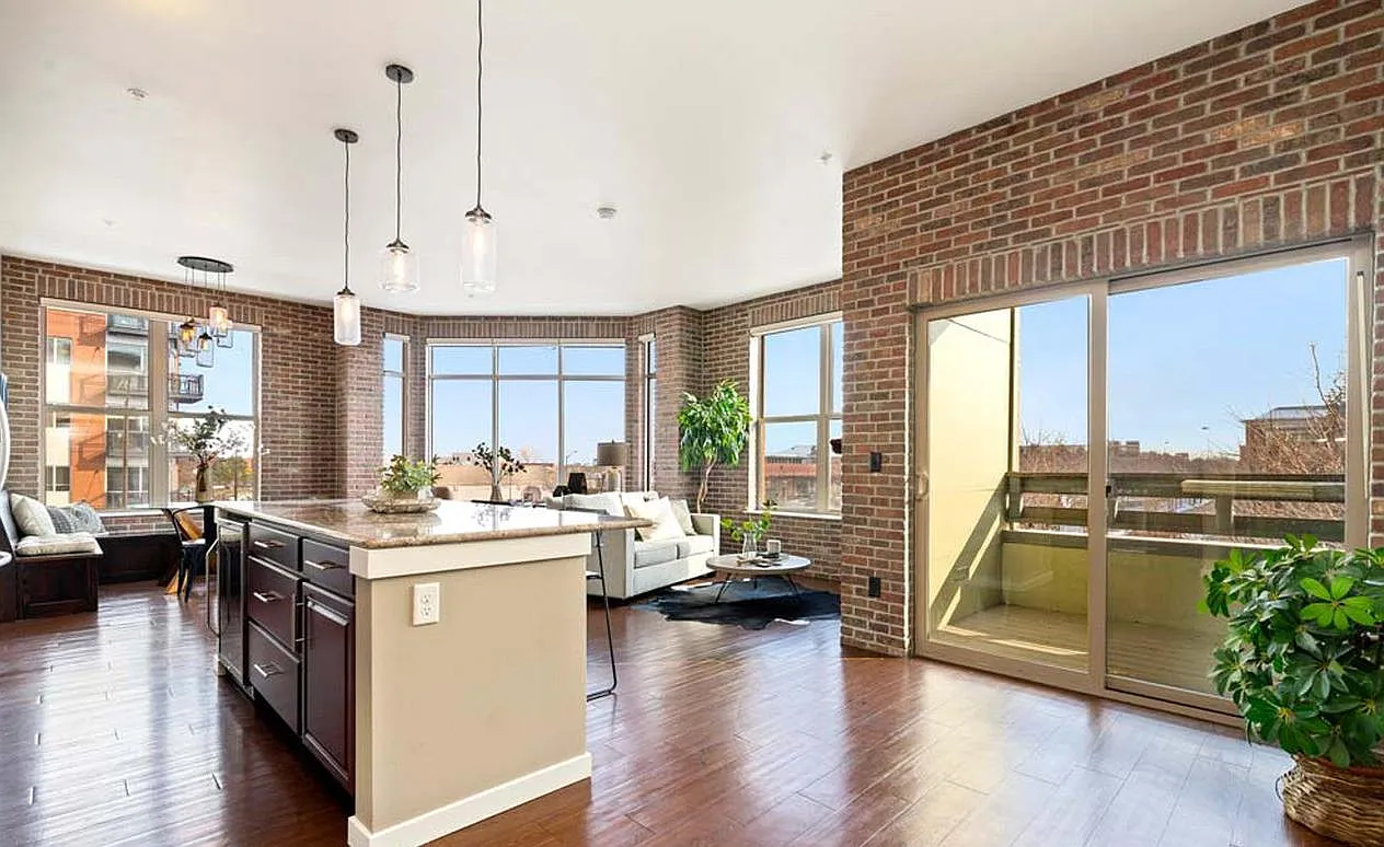 2 bed, 1200 sqft, $2,900 — Photo 1