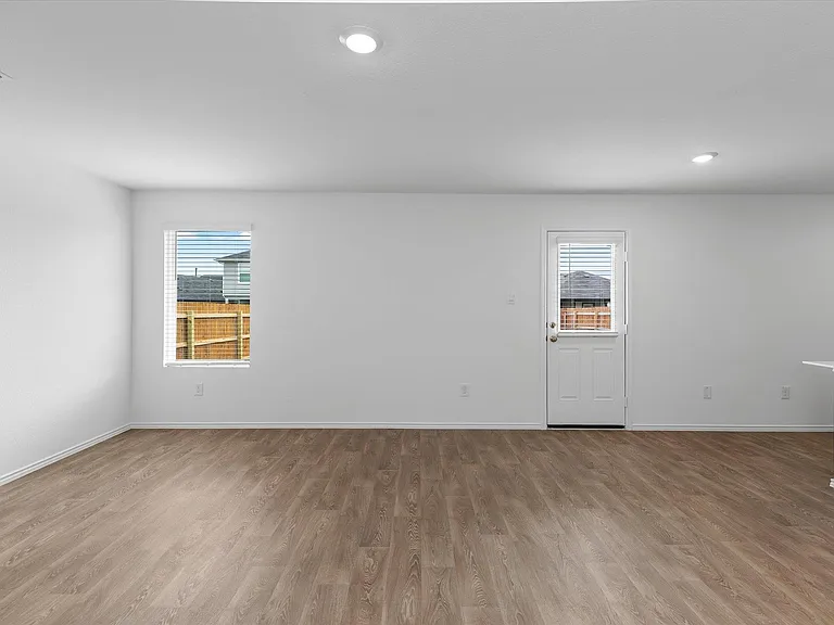 456 Sandringham Loop — Photo 25