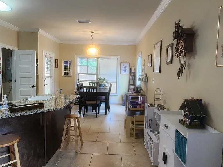 858 Linlen Ave — Photo 17