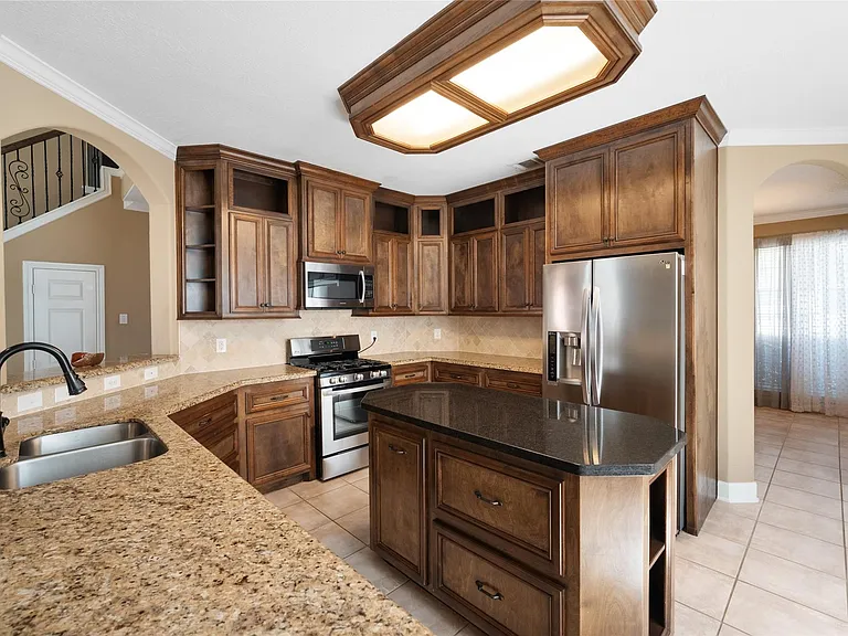 2438 Ripplewood Dr — Photo 10