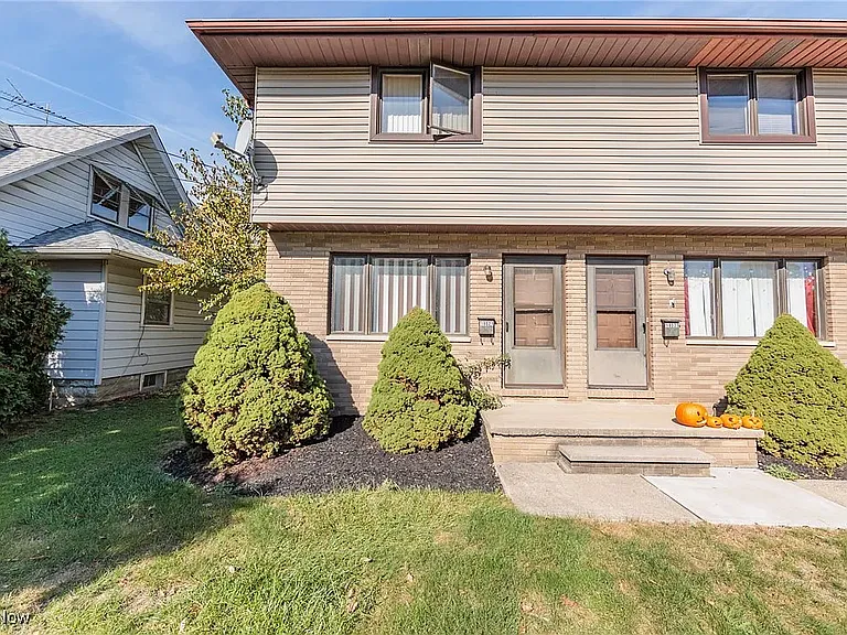 19021 Abby Ave — Photo 2
