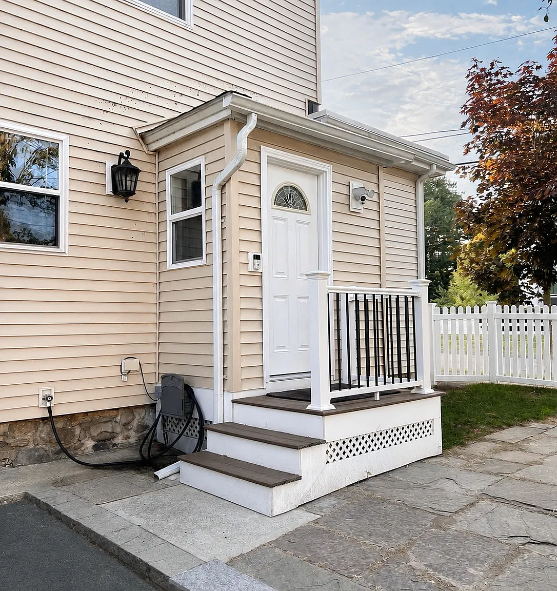 1 bed, 900 sqft, $2,395 — Photo 2