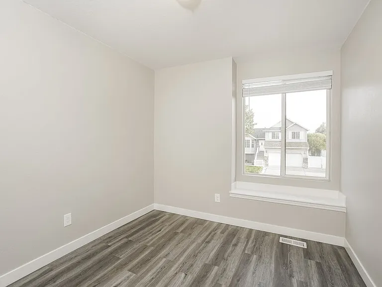1922 W Quarter Horse Ave — Photo 11