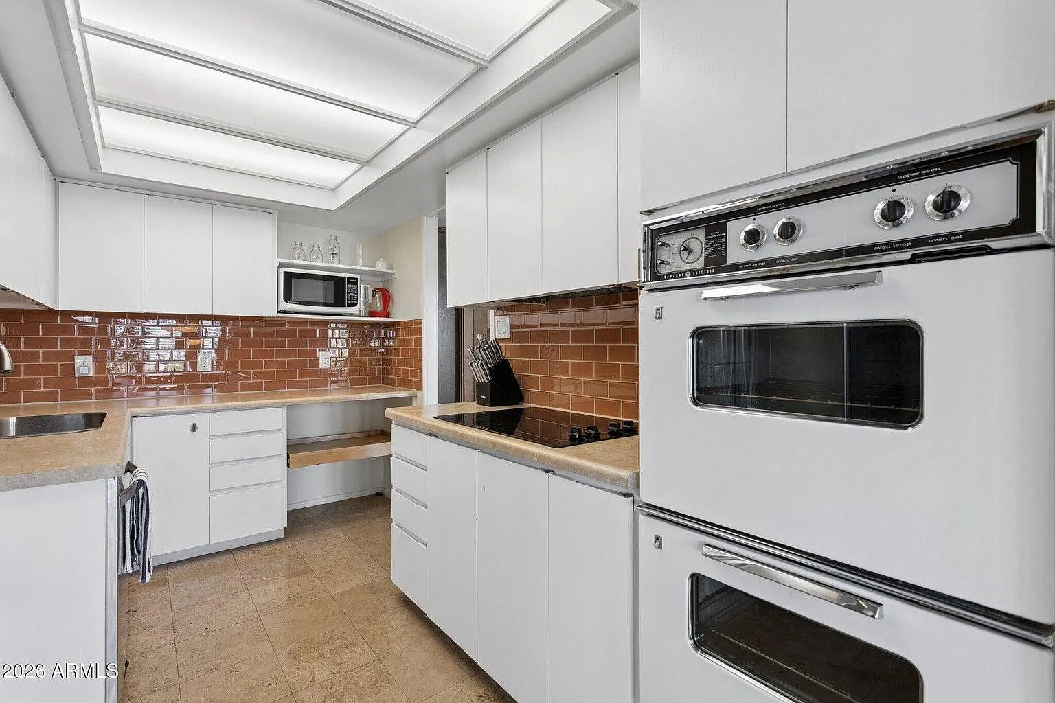 2 bed, 2.0 bath, 1398 sqft, $2,500 — Photo 4