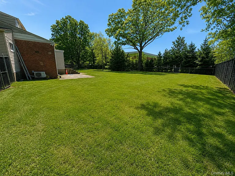 52 Hoffman Ln — Photo 21