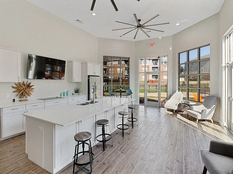 6202 Duck Creek Dr — Photo 14