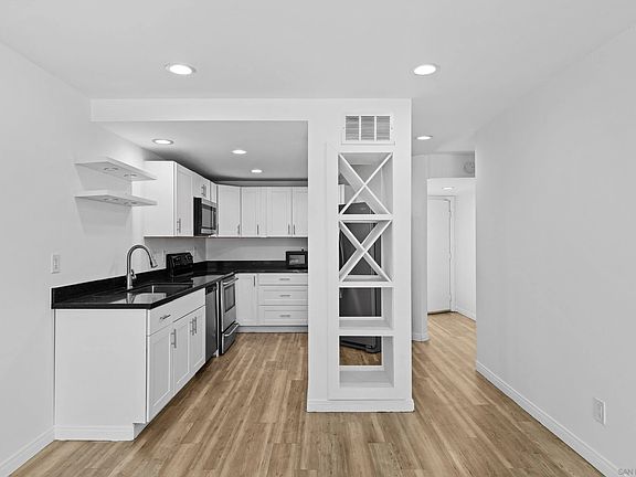 5th image of 3908 60th St Unit 123