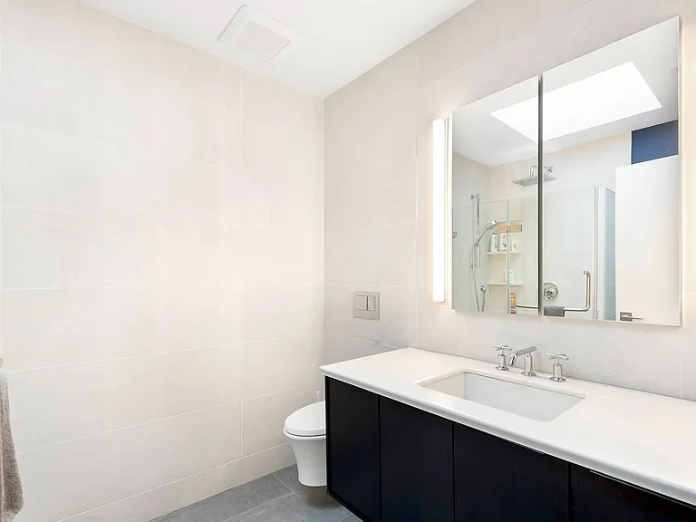 161 Norfolk Dr — Photo 11