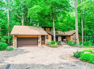 851 Wallwood Dr, Akron, OH 44321