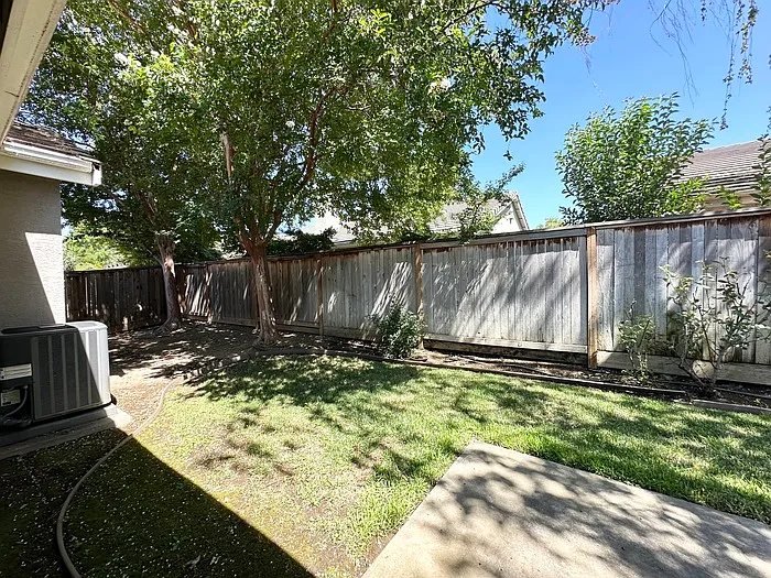 3917 Riviera Ln — Photo 32