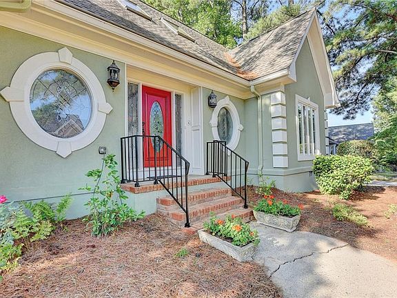 2nd image of 1401 Bromley Dr