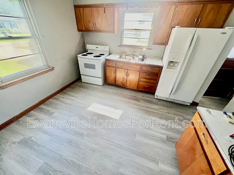 2 bed, 1.0 bath, $1,100 — Photo 3