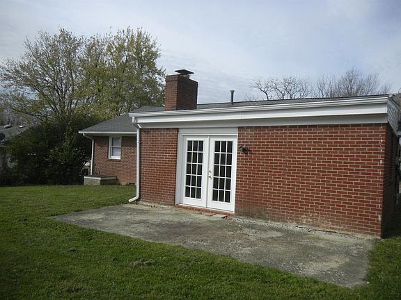 3rd image of 106 Beechmont Dr