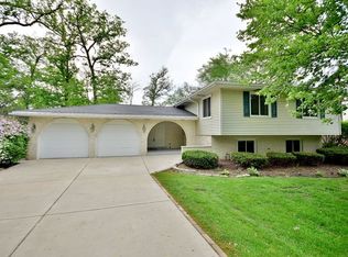 640 E Holly Ct, Addison, IL 60101