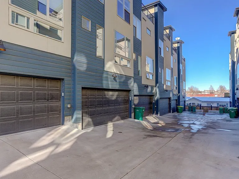 2-Car Garage