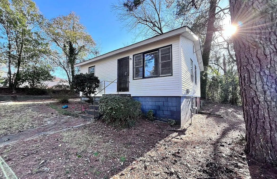 2 bed, 928 sqft, $975 — Photo 2