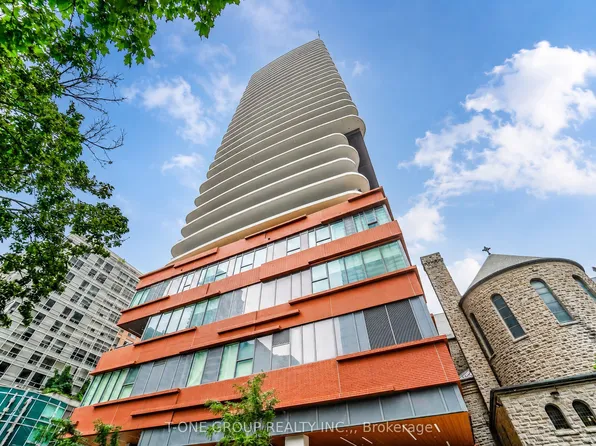 280 Dundas St W #1803, Toronto, ON M5A 3W1