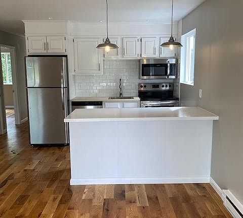 Kitchen with dishwasher