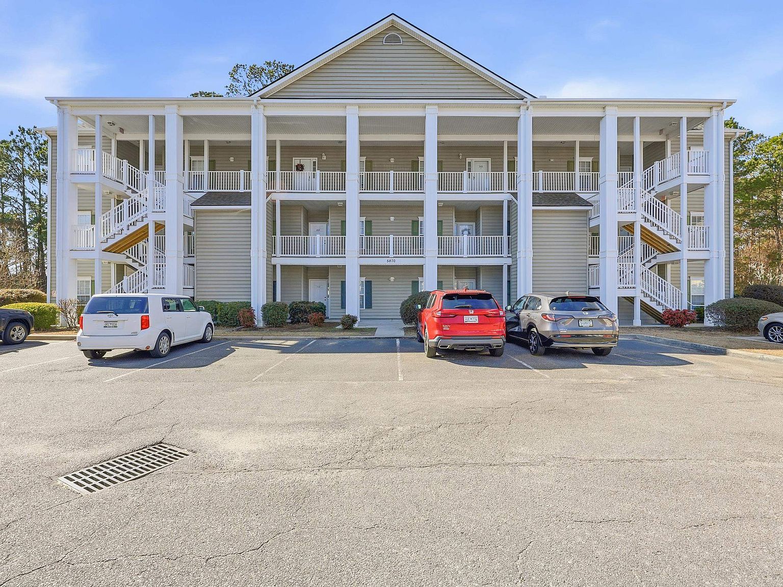 5870 Longwood Dr. #203
