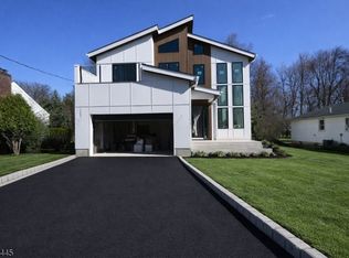 52 Congressional Pkwy, Livingston Twp., NJ 07039