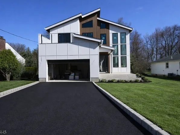 52 Congressional Pkwy, Livingston Twp., NJ 07039