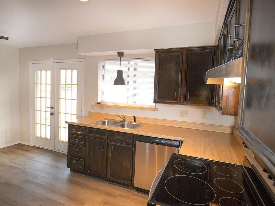 all new stainless appliances 