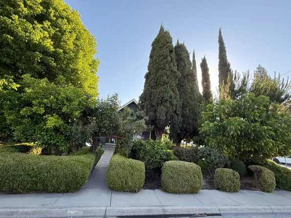 1300 Marion St, Kingsburg, CA 93631