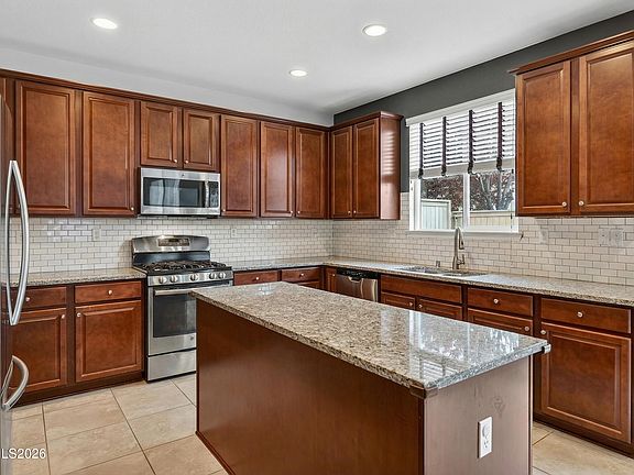 5th image of 10855 Pebble Hill Dr