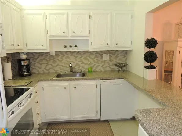 5621 SW 2nd Ct APT 111, Pompano Beach, FL 33068