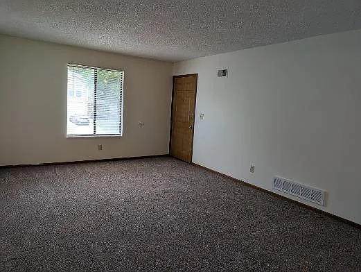 9204 Central St — Photo 2