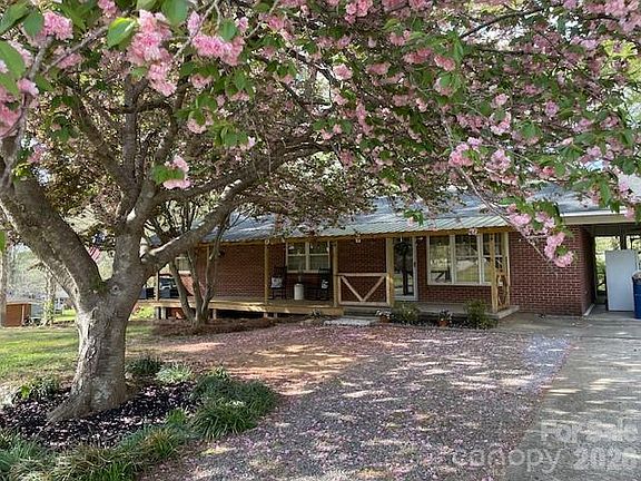 2nd image of 511 Sunbeam Farm Rd