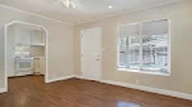 Building Photo - 207B N College St