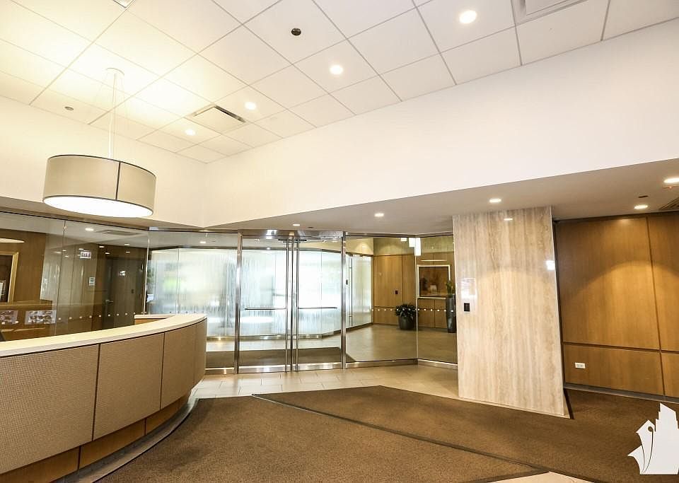1st image of 756 N Dearborn St #1BR