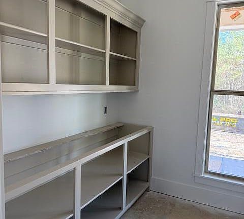 4th image of 8 Shadow Ridge Dr