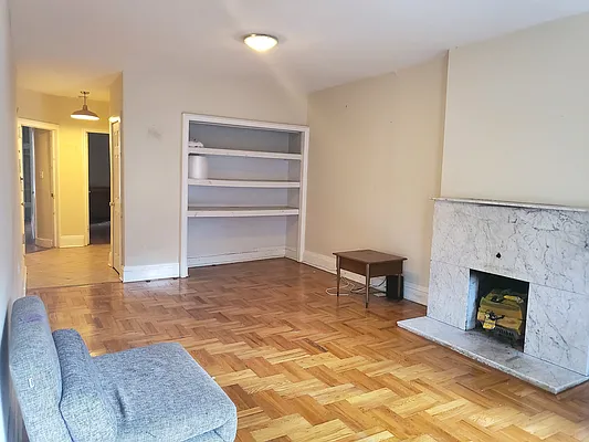 Rented by Frank Valvo Real Estate | media 2