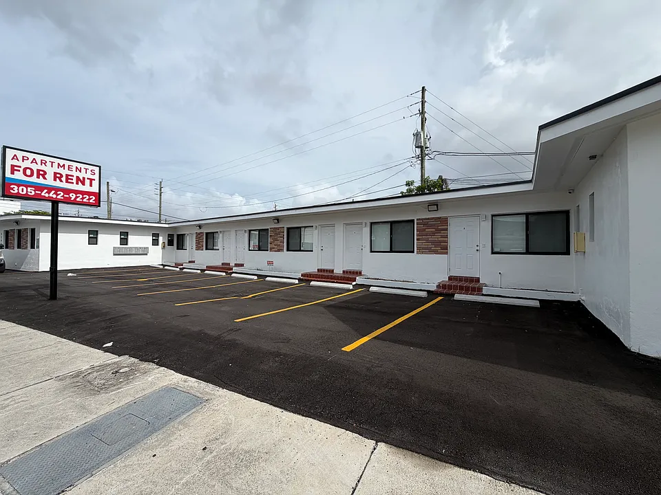 1219 SW 1st St #7