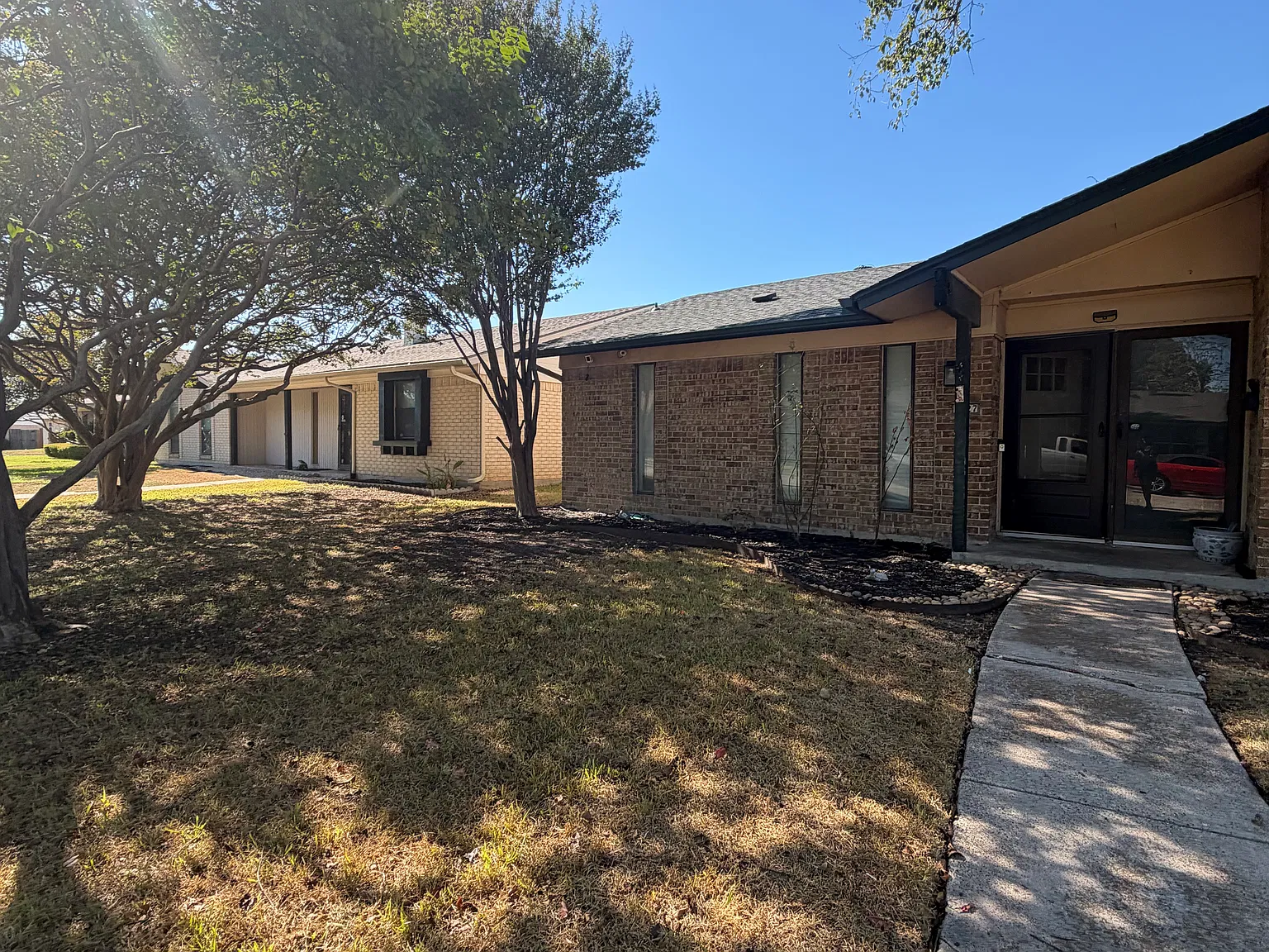 4 bed, 1796 sqft, $2,600 — Photo 2
