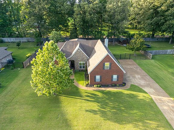 2nd image of 400 Eagle Valley Dr