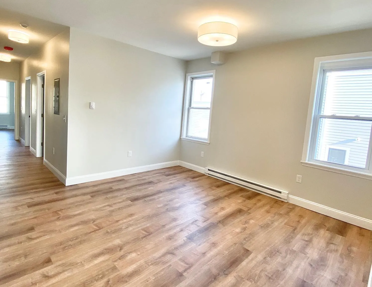 217 Saratoga St — Photo 3