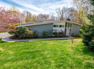 623 Saddle Ridge Rd, Orange, CT 06477