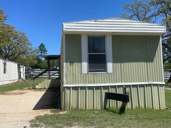 27 Blue Star Dr, Keene, TX 76059