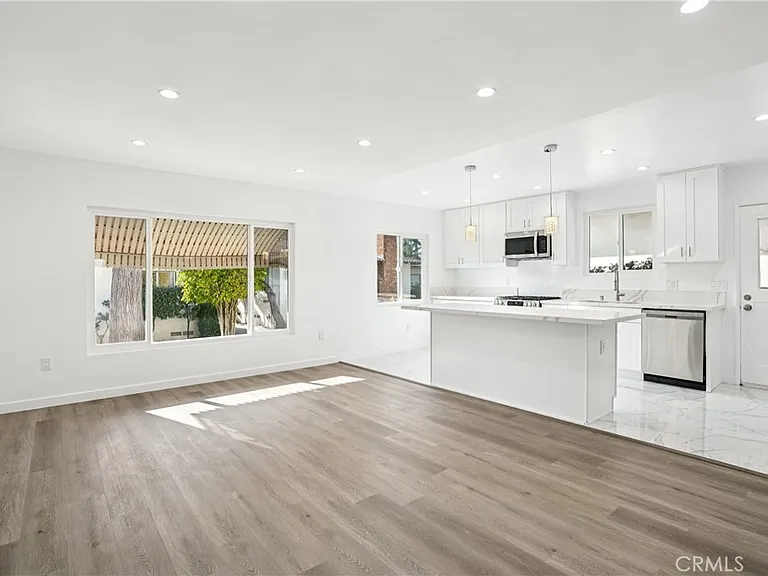1474 N Allen Ave #1474 — Photo 4