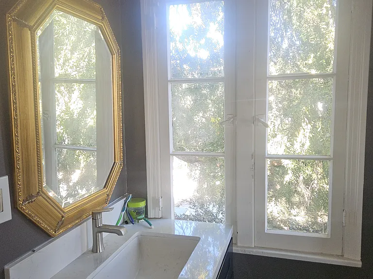 1460 S Holt Ave — Photo 9
