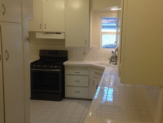 4th image of 2432 Gramercy Ave APT A